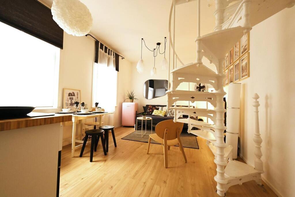 Stylish Duplex In The Heart Of Brussels Centre Apartment Exterior foto